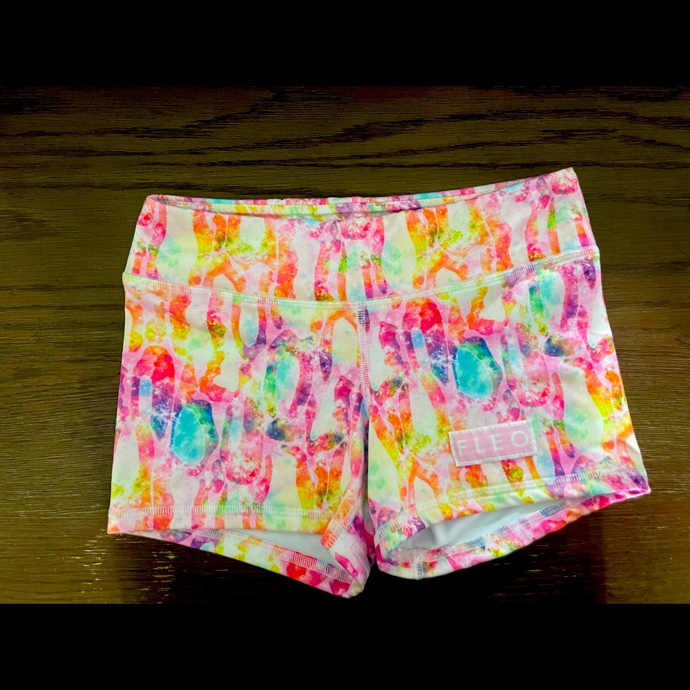 Fleo Glow Leopard Shorts XS